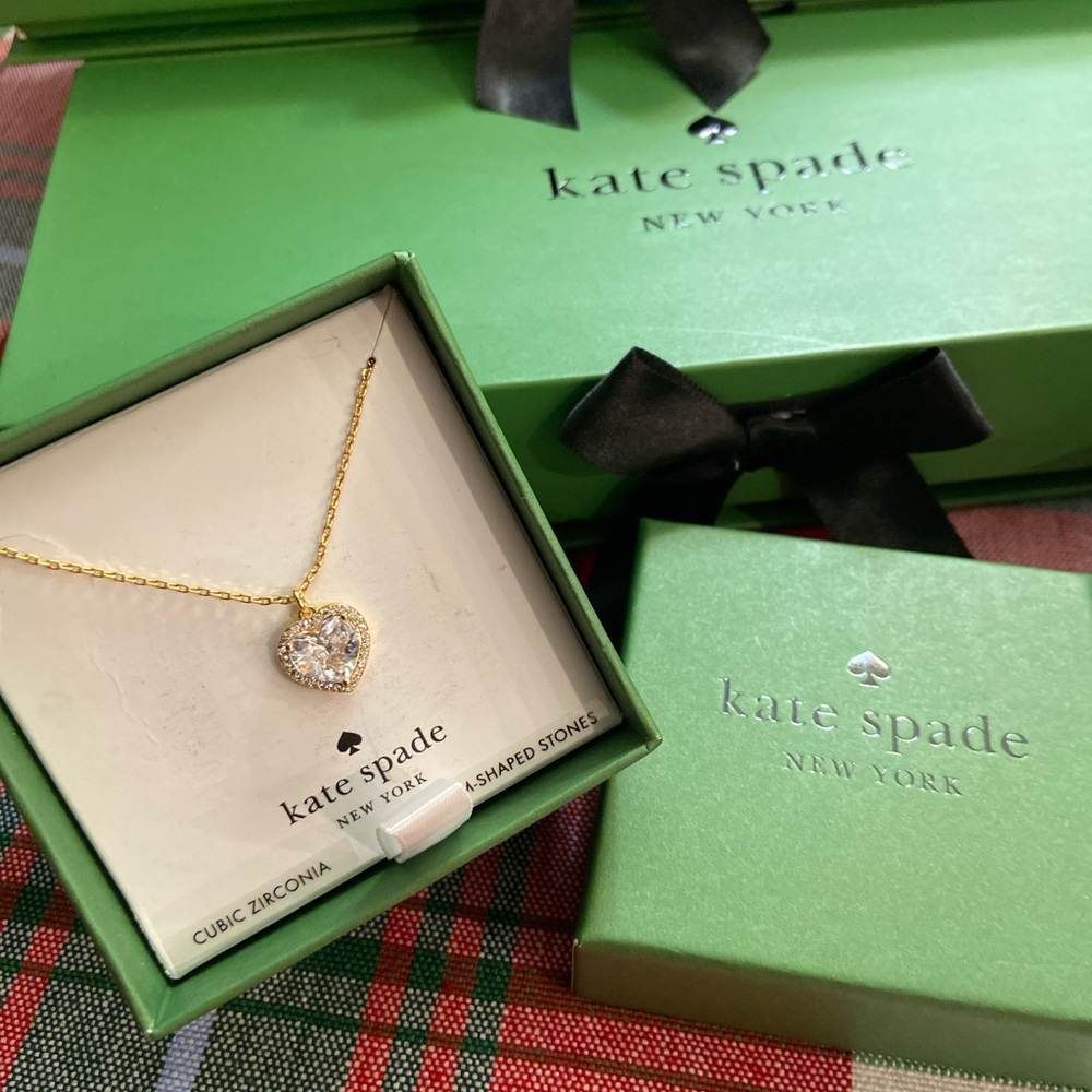 NWT! ♠️ kate spade chain necklace w/pendant. Heart cubic zirconia. In gift box!